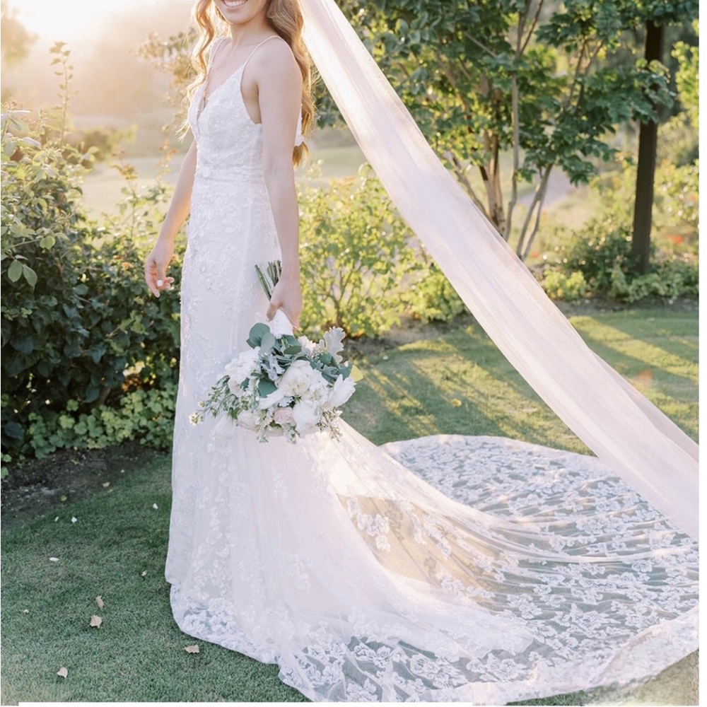 Alyne wedding dress By Rita Vinieris Style #NOVA Sz 10